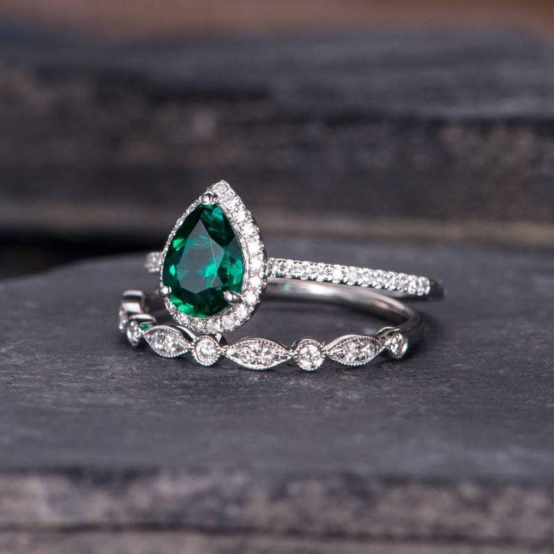 Vintage Inspired Emerald Bridal Ring Set