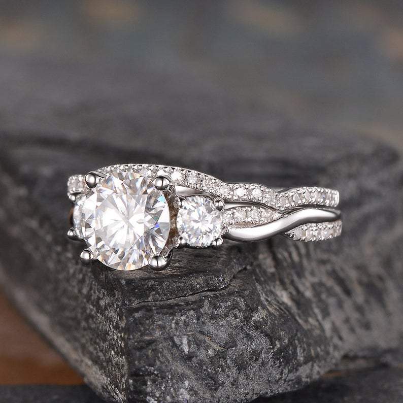 Round Cut 3 Stone Bridal Ring Set