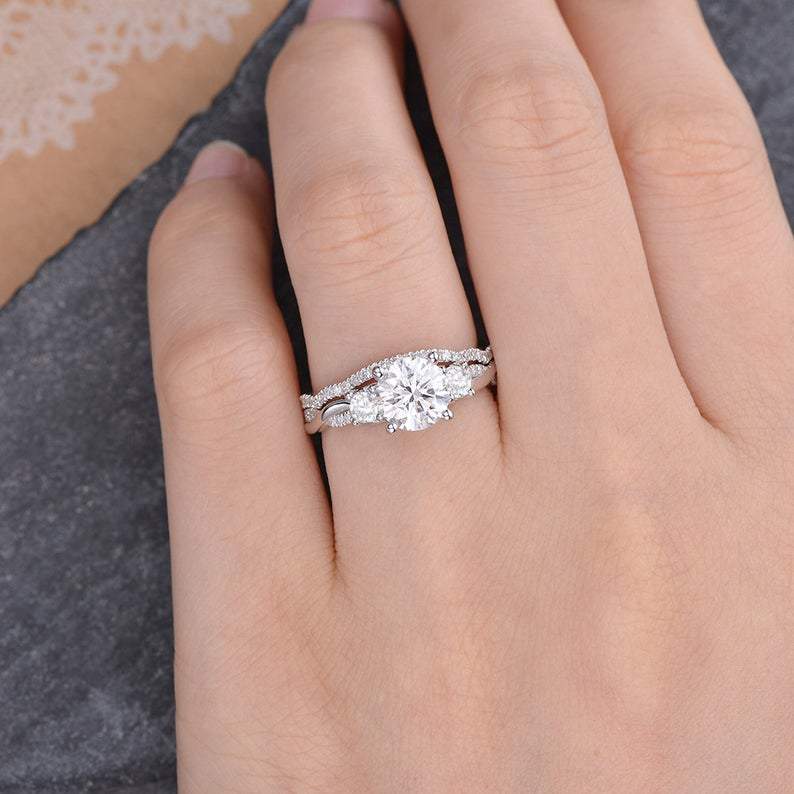 Round Cut 3 Stone Bridal Ring Set